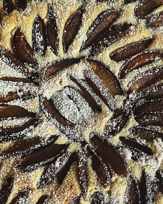 Post: plum tart